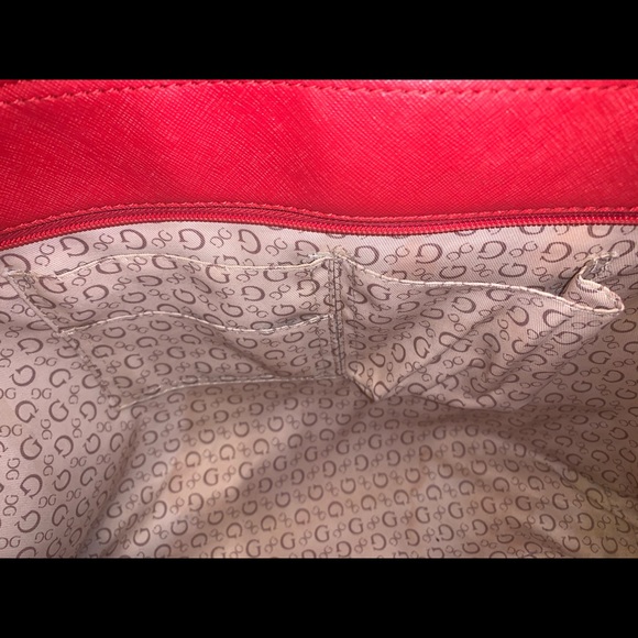 gorgeous red guess purse - Picture 6 of 6